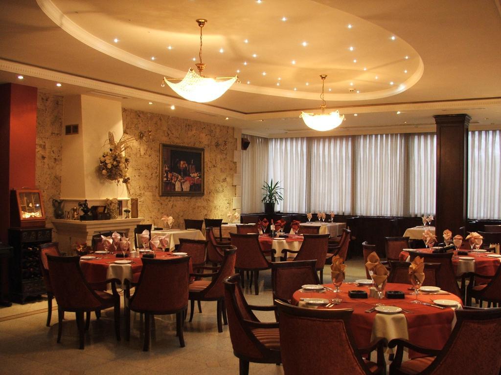 The Regent Club Hotel Ниш Экстерьер фото