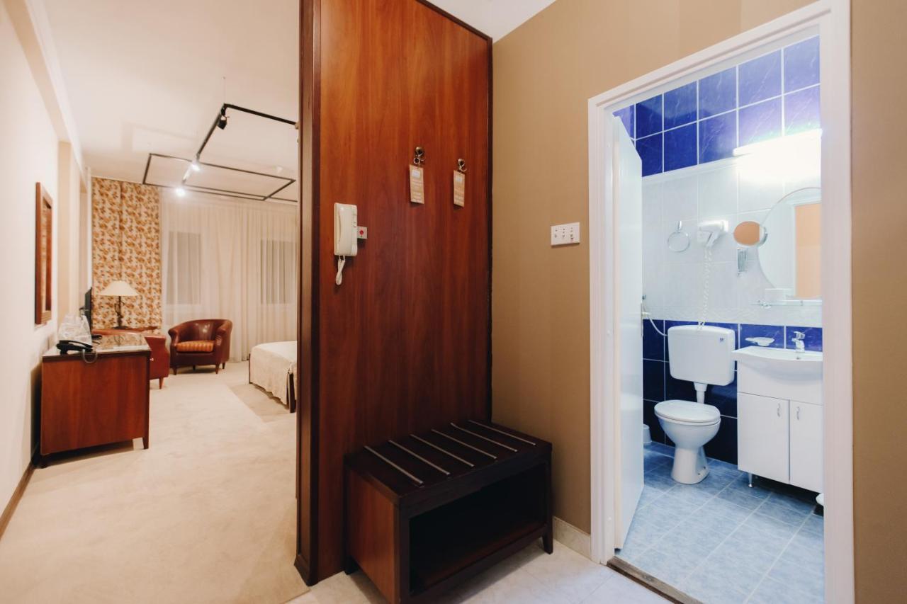 The Regent Club Hotel Ниш Экстерьер фото